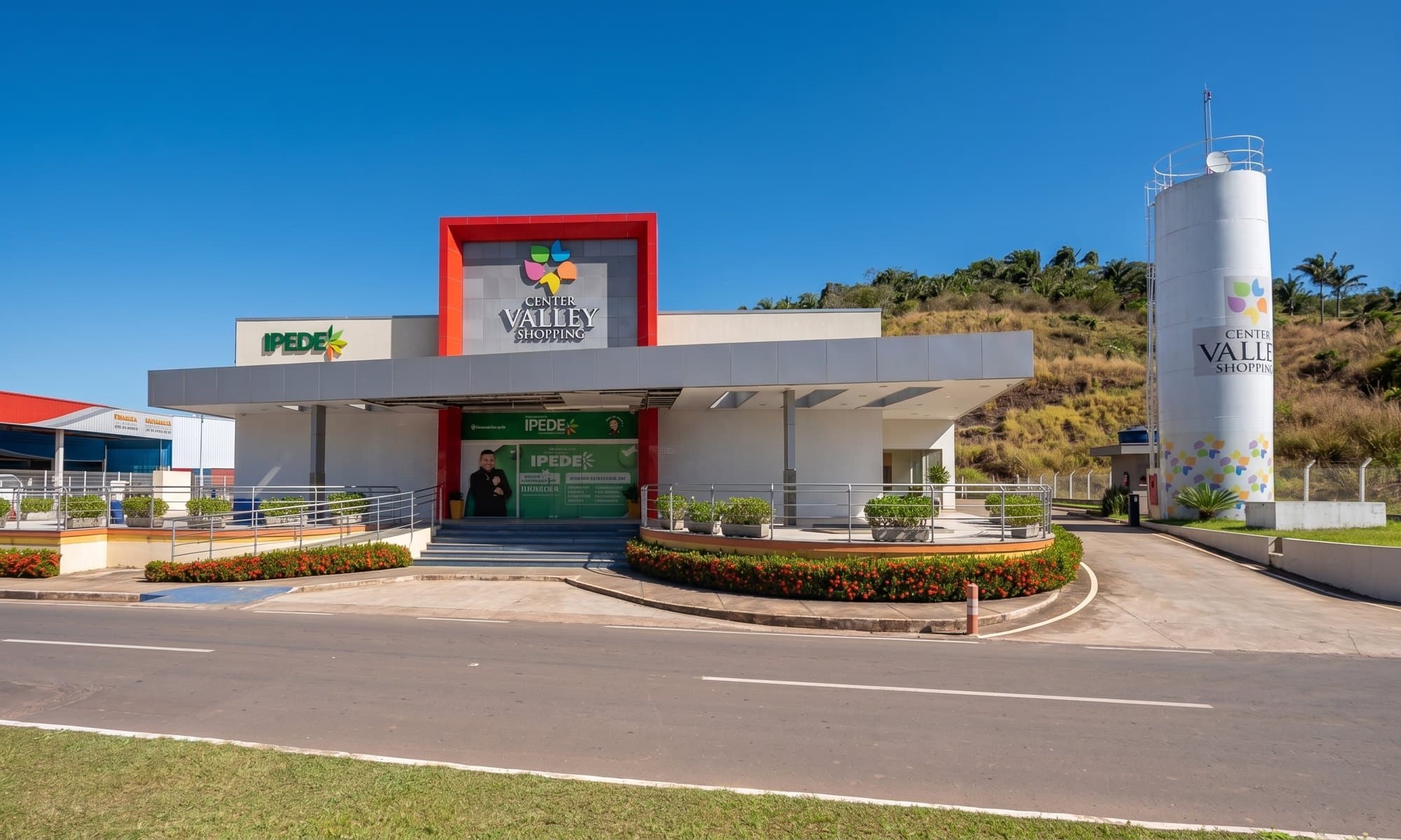 Entrada do Center Valley Shopping, em Pedreiras