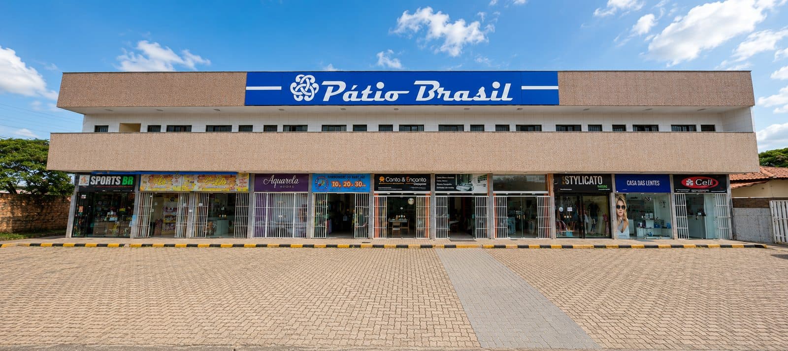 Fachada do Centro Comercial Pátio Brasil, na Av. Brasil